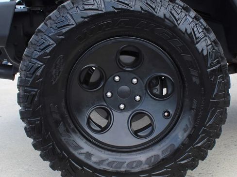 Used 2014 Jeep Wrangler Sport AWD/4WD image 9