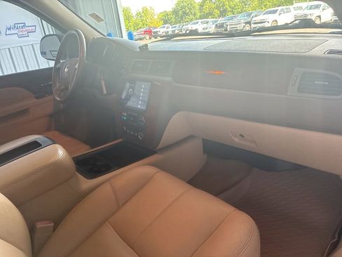 Used 2011 Chevrolet Tahoe LT AWD/4WD image 33