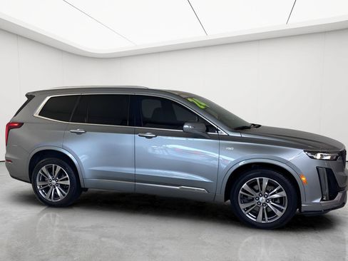 Used 2024 Cadillac XT6 Premium Luxury AWD/4WD image 4