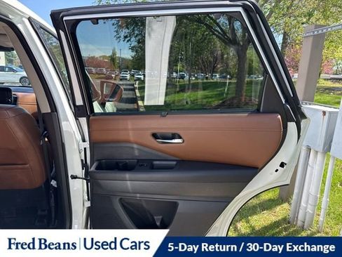 Used 2023 Nissan Pathfinder Platinum w/ Cargo Package AWD/4WD image 15