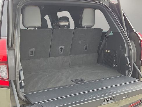 Used 2025 Ford Expedition Tremor AWD/4WD image 9