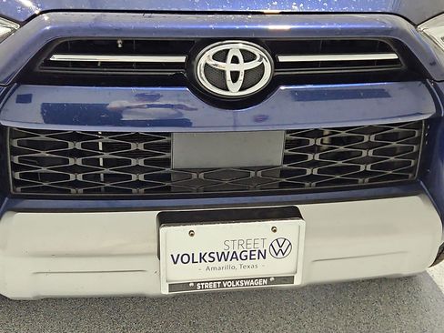 Used 2021 Toyota 4Runner TRD Off-Road Premium AWD/4WD image 10