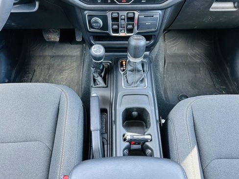 Used 2024 Jeep Gladiator Sport image 21