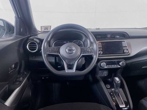 Certified 2018 Nissan Kicks SV image 19