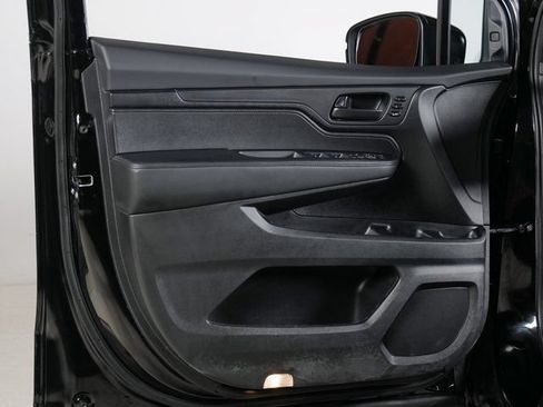 Used 2025 Honda Odyssey EX-L image 29