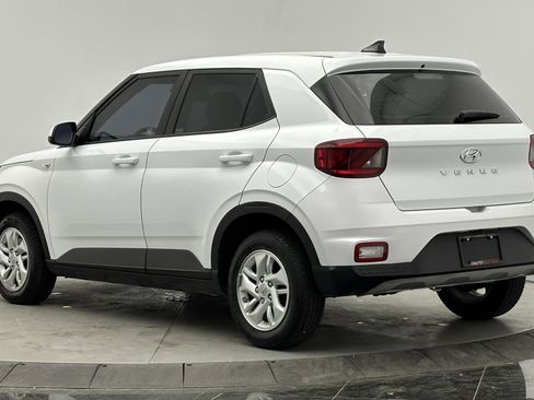 Used 2021 Hyundai Venue SE image 5