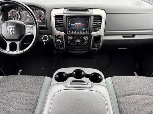 Used 2019 RAM 1500 Classic SLT w/ Luxury Group image 17