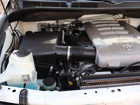 Used 2010 Toyota Sequoia SR5 image 40