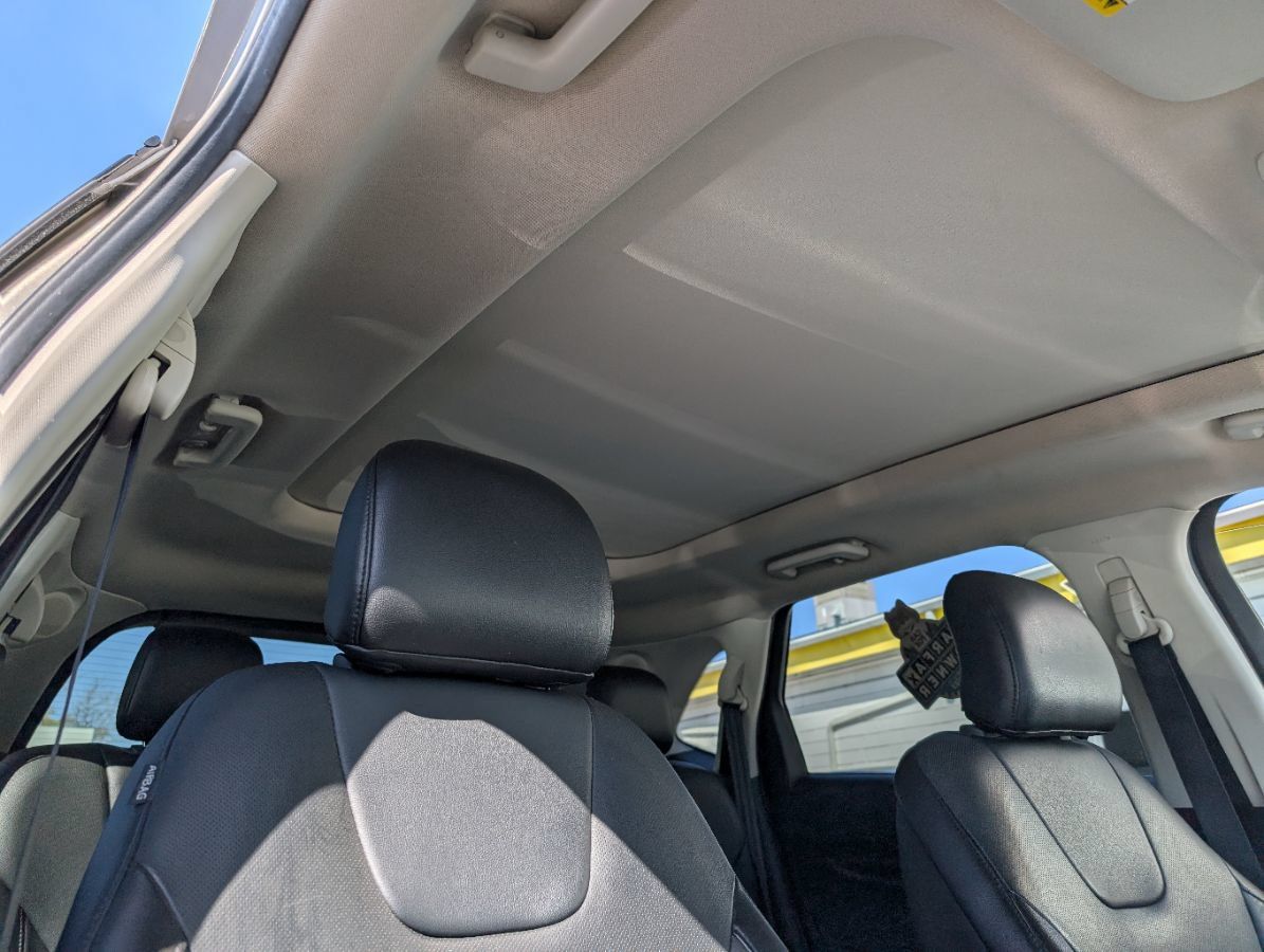 Used 2017 Ford Edge Titanium w/ Equipment Group 301A AWD/4WD image 7