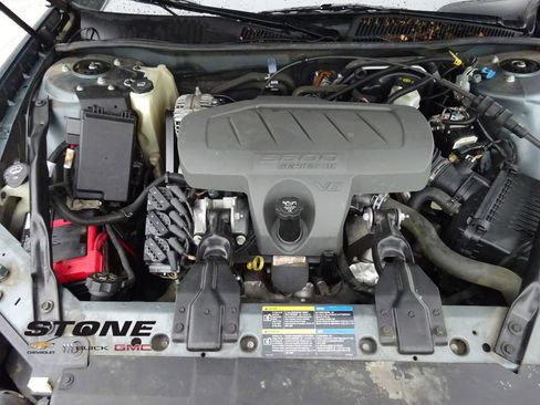 Used 2006 Buick LaCrosse CXL w/ Chrome Appearance Package image 11