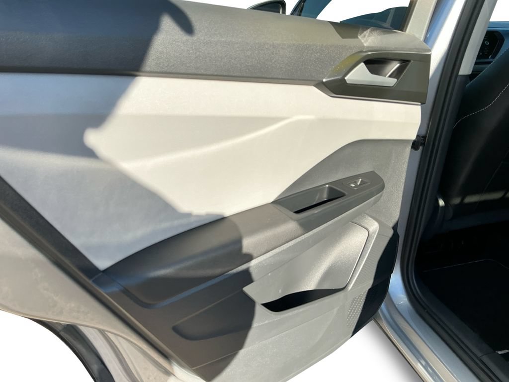 Used 2023 Volkswagen Taos SE w/ Black Wheel Package AWD/4WD image 23