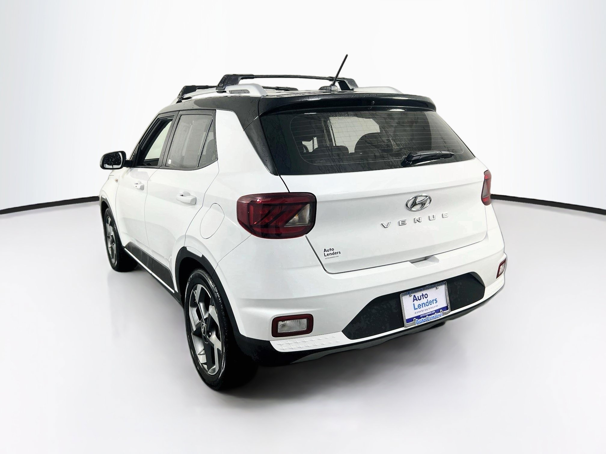 Used 2023 Hyundai Venue Limited FWD image 7