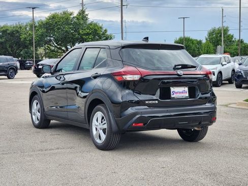 New 2025 Nissan Kicks Play S image 3