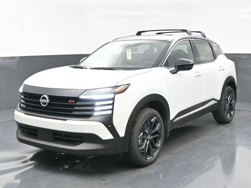 New 2026 Nissan Kicks SR w/ SR Premium Package FWD image 1