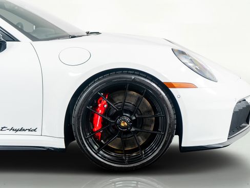 Used 2026 Porsche 911 Carrera GTS w/ Premium Package image 8