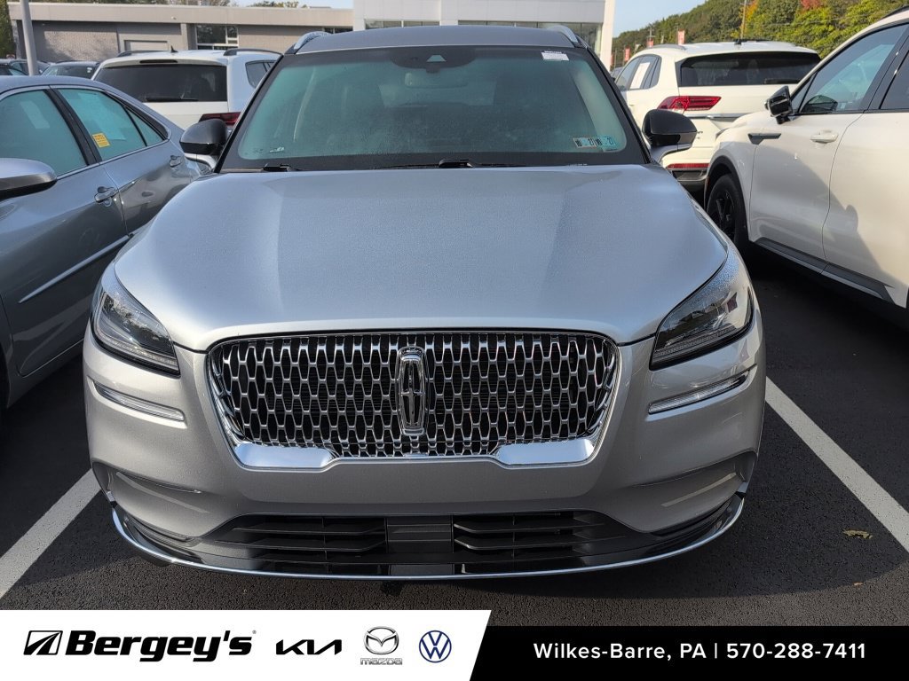 Used 2022 Lincoln Corsair AWD w/ Equipment Group 101A image 2