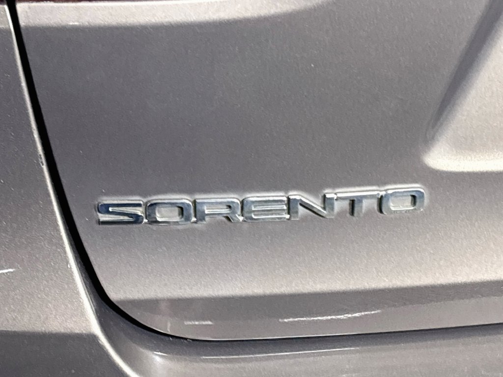 Used 2020 Kia Sorento FWD V6 image 23