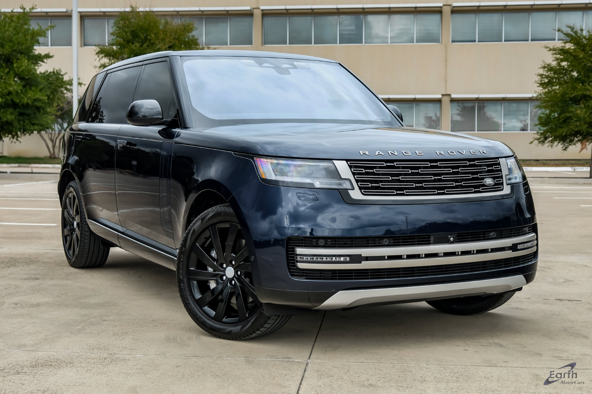 Used 2023 Land Rover Range Rover Long Wheelbase SE AWD/4WD image 24