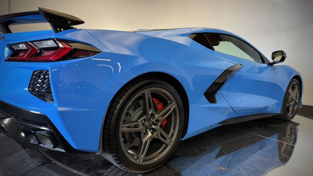 Used 2025 Chevrolet Corvette Stingray Premium Cpe w/ Z51 Performance Package RWD image 28