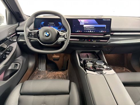 Certified 2026 BMW 530i image 24