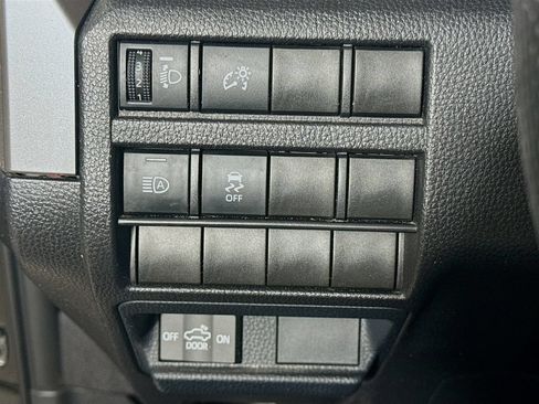 Certified 2024 Toyota Tacoma TRD Off-Road AWD/4WD image 10