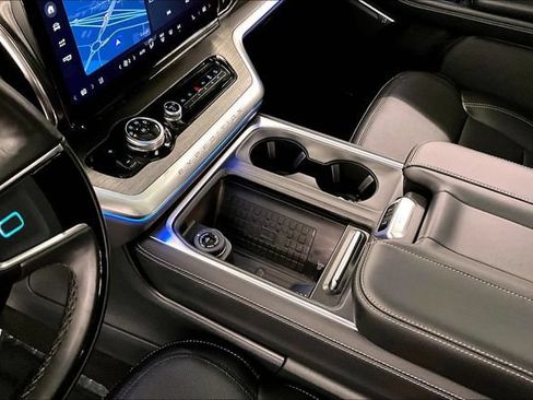 Used 2025 Ford Expedition Platinum AWD/4WD image 18