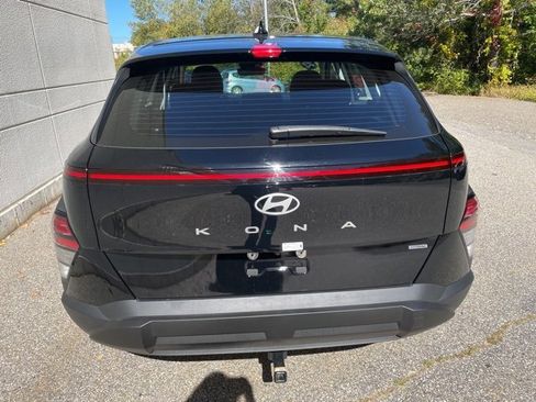 Used 2025 Hyundai Kona SE image 8