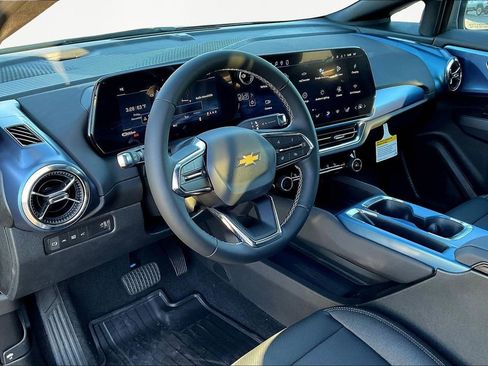 New 2026 Chevrolet Equinox EV LT w/ LPO, All-Weather Mat Package AWD/4WD image 8