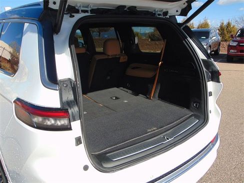 Used 2022 Jeep Grand Cherokee L Summit image 25