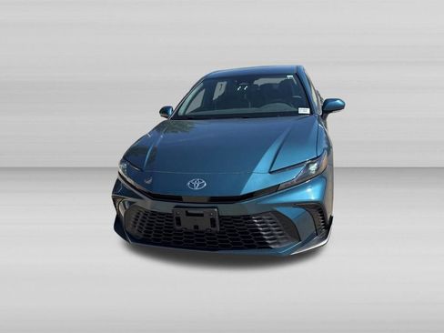 Used 2025 Toyota Camry SE FWD image 10