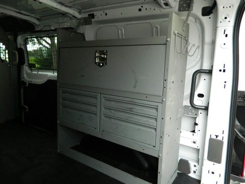 Used 2023 Ford Transit 250 Low Roof RWD image 12