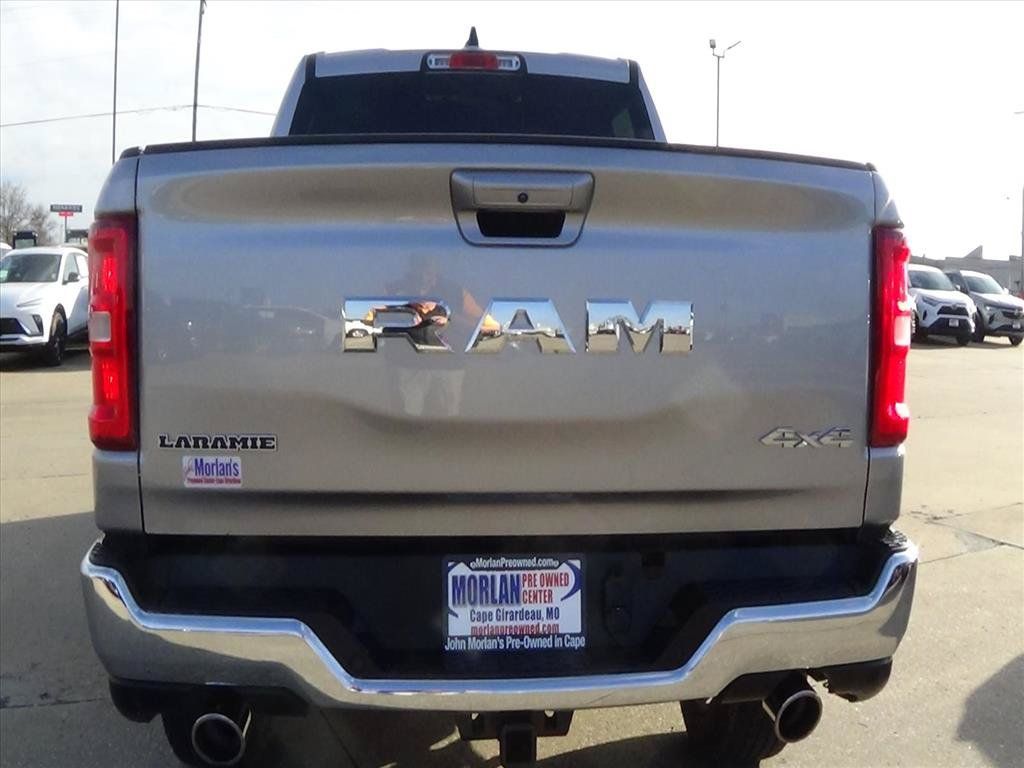 Used 2025 RAM 1500 Laramie AWD/4WD image 8