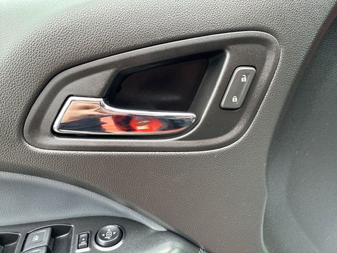 Used 2021 Chevrolet Colorado Z71 w/ Safety Package AWD/4WD image 15
