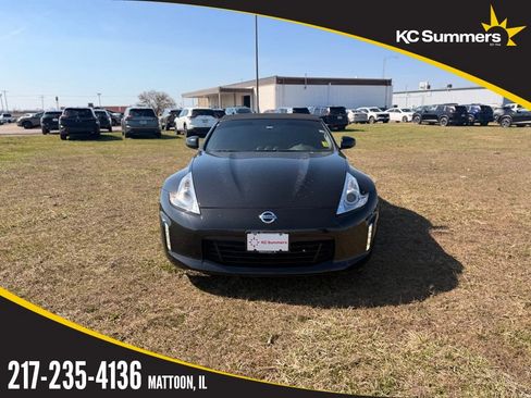 Certified 2017 Nissan 370Z Touring image 3