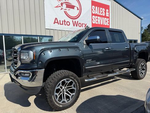 Used 2017 GMC Sierra 1500 SLT w/ SLT Premium Package AWD/4WD image 10
