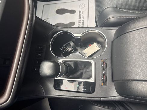 Used 2016 Toyota Highlander Limited image 65