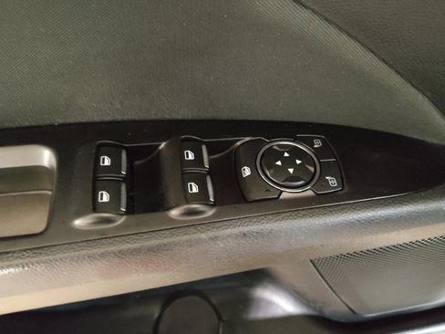 Used 2017 Ford Fusion SE w/ Equipment Group 201A image 27