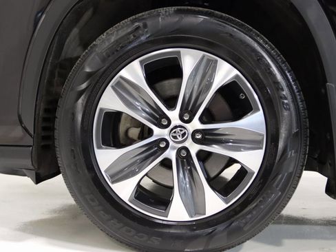 Used 2021 Toyota Highlander XLE image 76