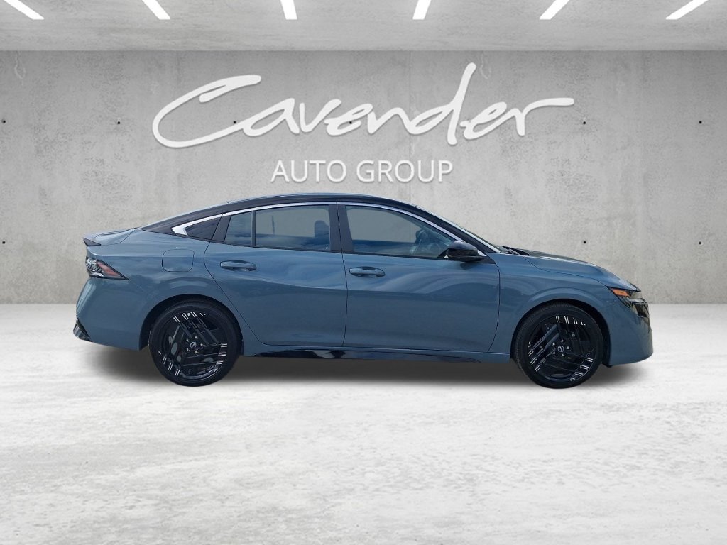 New 2027 Nissan Sentra SR FWD image 18