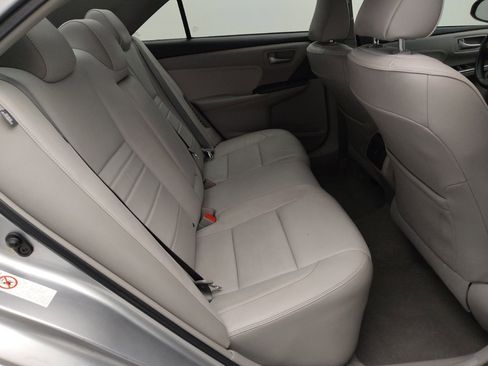 Used 2015 Toyota Camry XLE w/ Moonroof Package image 19