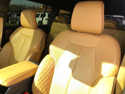 Used 2023 Jeep Grand Cherokee L Summit w/ Advanced Protech Group IV image 15