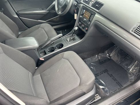 Used 2014 Volkswagen Passat 2.5 S FWD image 17