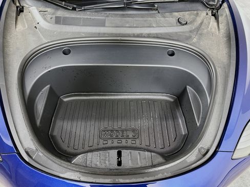 Used 2023 Tesla Model 3 Standard Range image 34