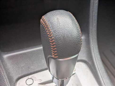 Used 2017 Subaru Crosstrek 2.0i Premium image 11