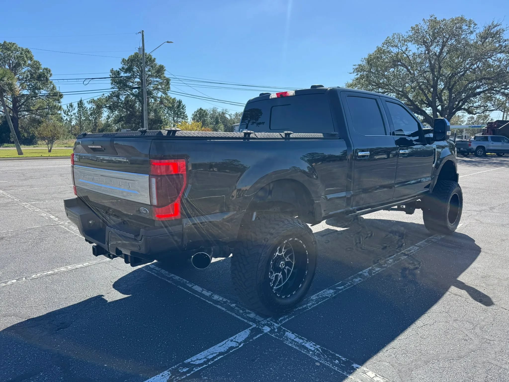 Used 2020 Ford F250 Platinum AWD/4WD image 6