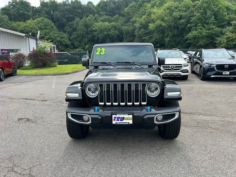 Used 2023 Jeep Wrangler Unlimited Sahara w/ Cold Weather Group AWD/4WD image 9