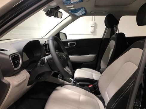 New 2026 Hyundai Venue SEL FWD image 17