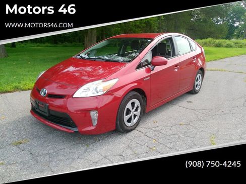 Used 2015 Toyota Prius Two FWD image 1