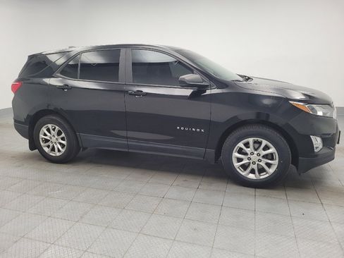Used 2020 Chevrolet Equinox LS w/ LS Convenience Package FWD image 11
