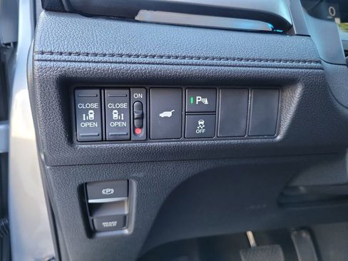 Certified 2026 Honda Odyssey Touring image 29